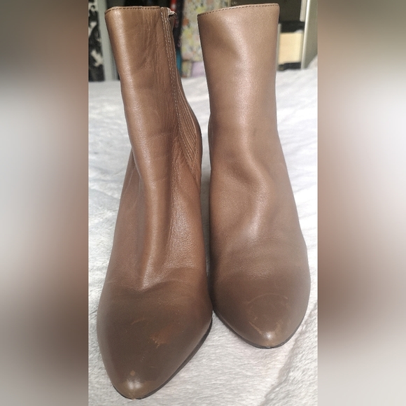 BCBG MAXAZRIA booties. - Picture 6 of 11